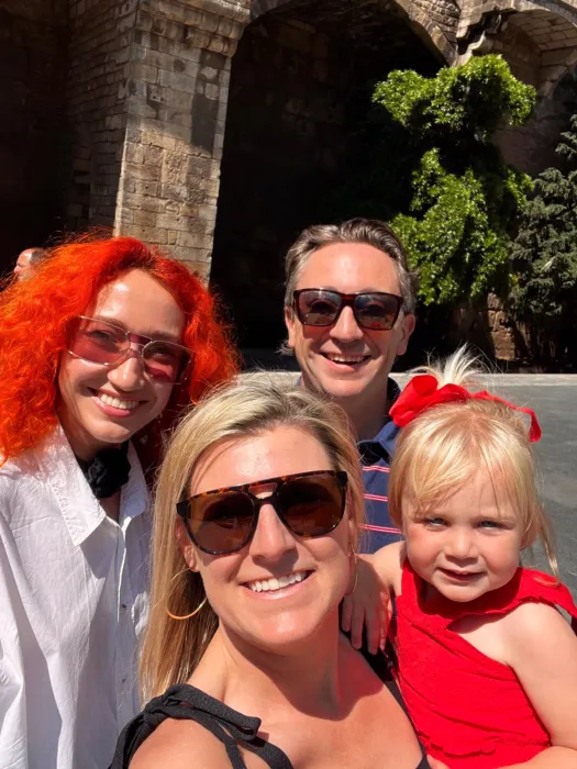Selfie with a family in the Gothic Quarter