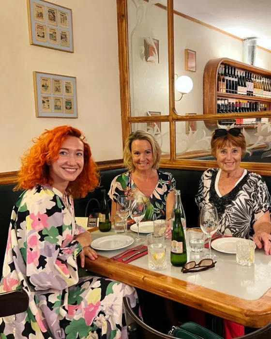 Aperitif with clients at a neighborhood bistro